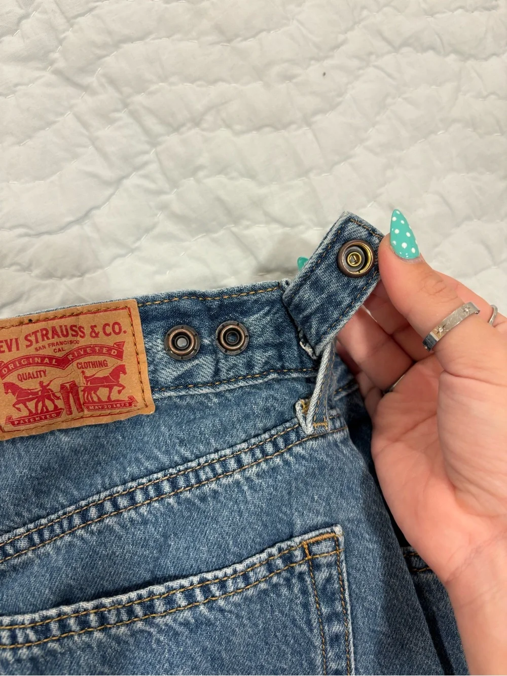 Levi's Jeans in Medium Blue